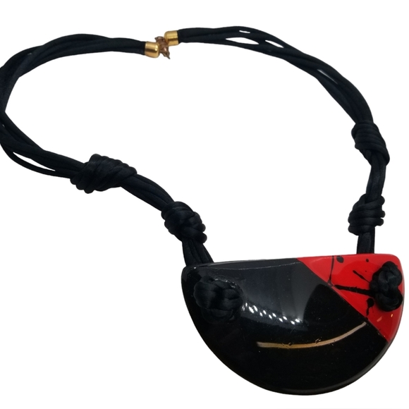 VINTAGE ARTISTIC STATEMENT BLACK & RED PENDANT & SILK CORD NECKLACE - Picture 3 of 6